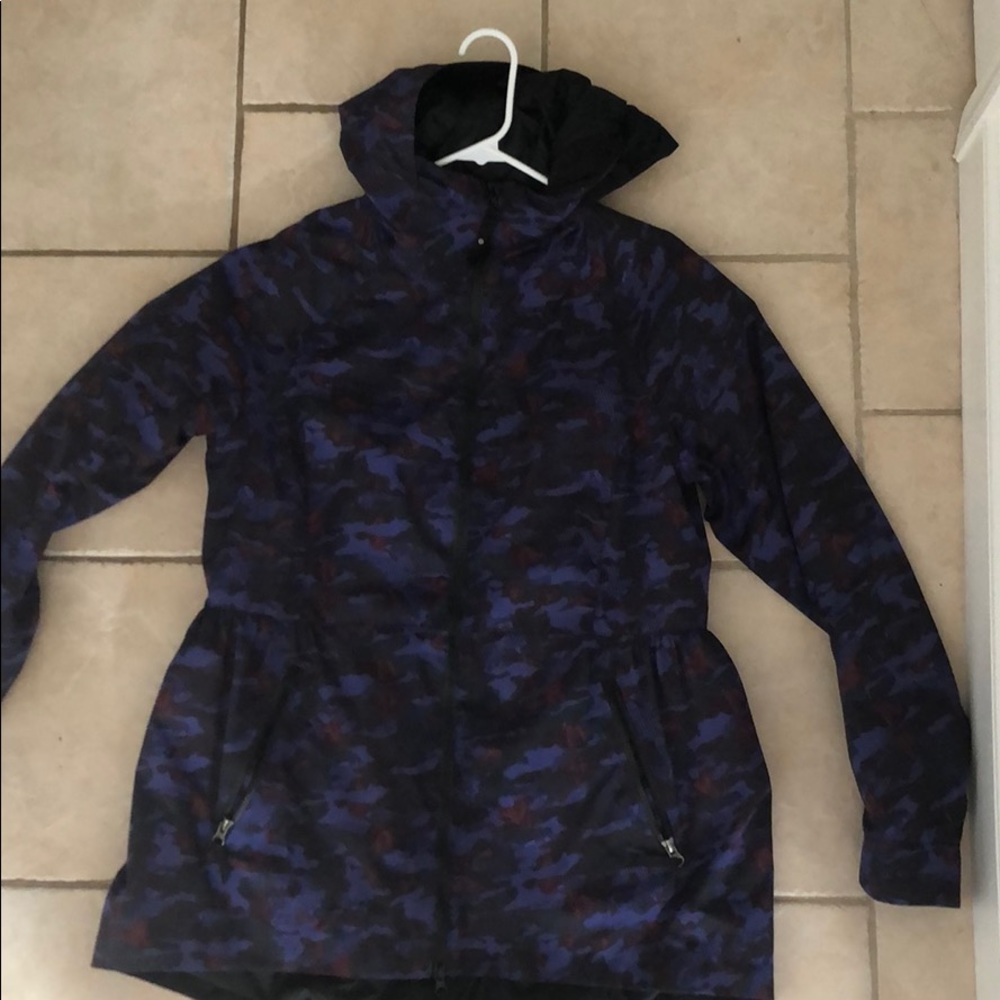 EUC LuluLemon Rain Jacket